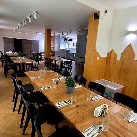 Hotel & Restauracja Wroblewscy Karniewo Exteriör bild