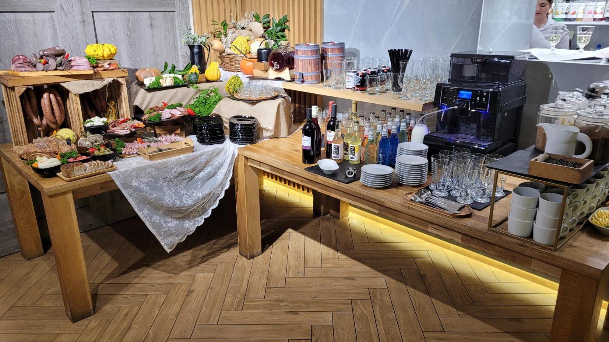 Hotel & Restauracja Wroblewscy Karniewo Exteriör bild
